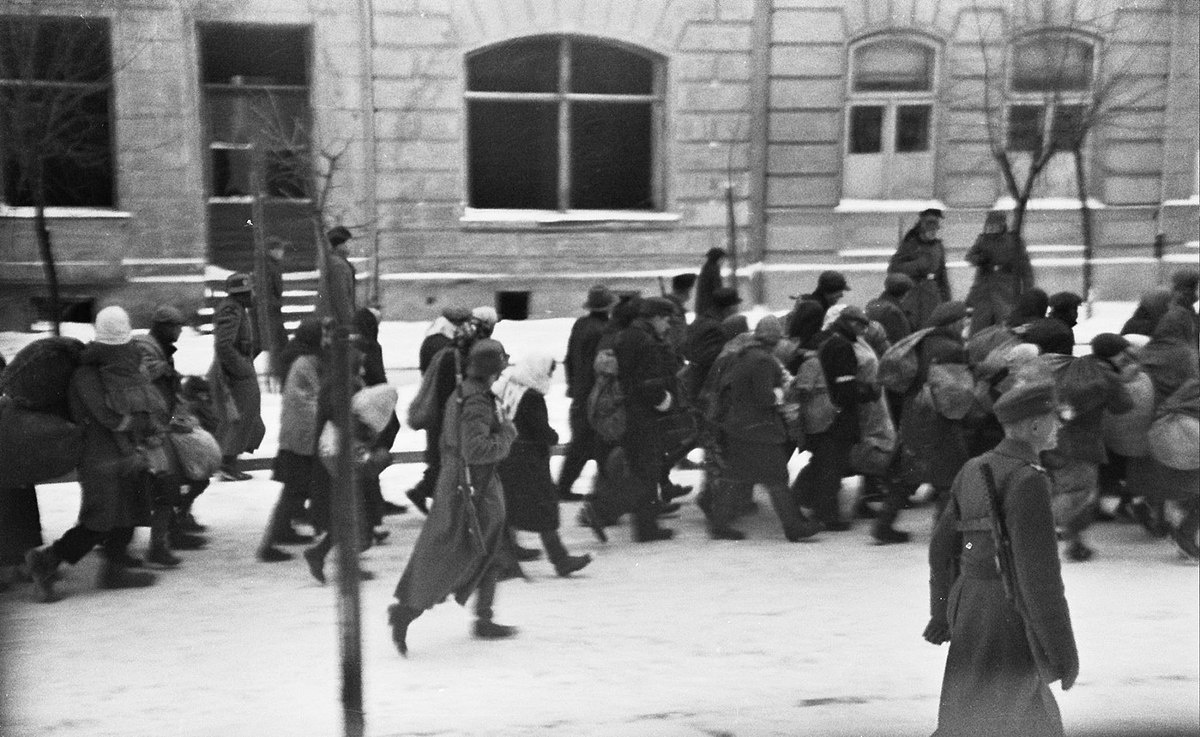 Foto von der Deportation polnischer Juden und Jüdinnen 1942. © Wikimedia