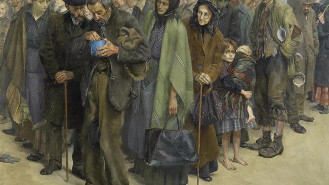 Eine große Gruppe von dicht gedrängten Menschen. Alle blicken ernst. Ganz vorne ein dünner alter Mann mit verschlissener Kleidung. Er fährt gerade mit der Hand in eine Schüssel. Die Personen neben ihm schauen ihm genau zu.  © Wien Museum CC BY 4.0 Birgit und Peter Kainz, Wien im Jahre 1918, Josef Engelhart, 1918