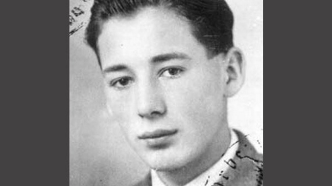 Das Portraitfoto zeigt Hellmut Heidlberger als jungen Mann. Er hat einen ernsten Gesichtsausdruck und seine Haare sind zurückfrisiert. Er trägt ein weißes Hemd mit Krawatte unter einem Sakko.  © DÖW, Foto 9357, Hellmut Heidlberger.